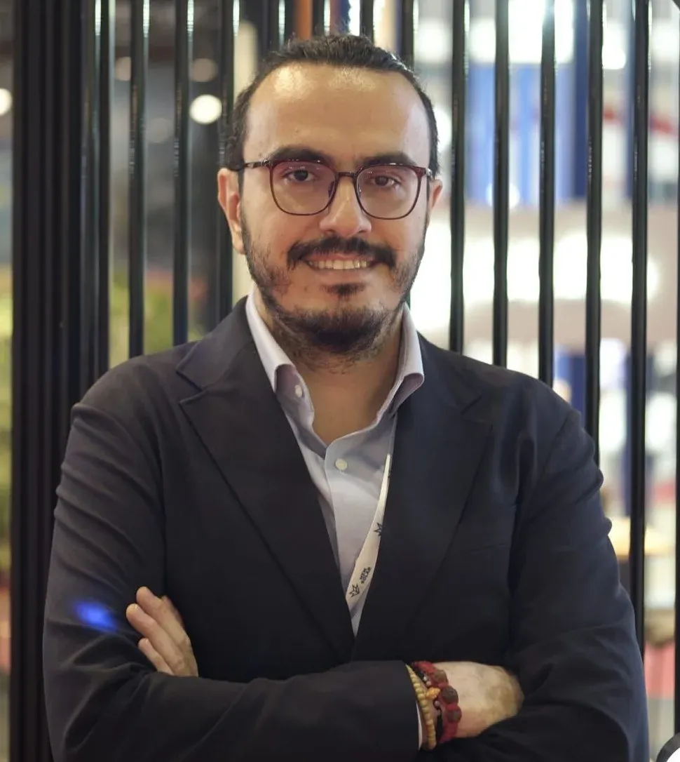 Dr. Fırat ES